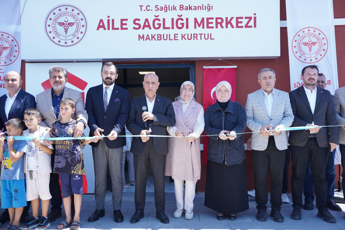 6 subat depremlerinde fabrikalari buyuk zarar goren tekstilci is insani abdulkadir kurtul saglik merkezi caA3YLpK