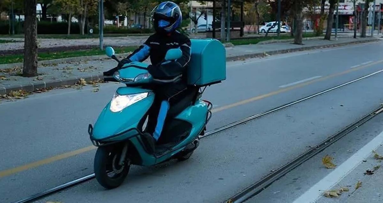 Motokurye skuter ve motosiklet suruculerine trafik yasagi cVZ6xkbN
