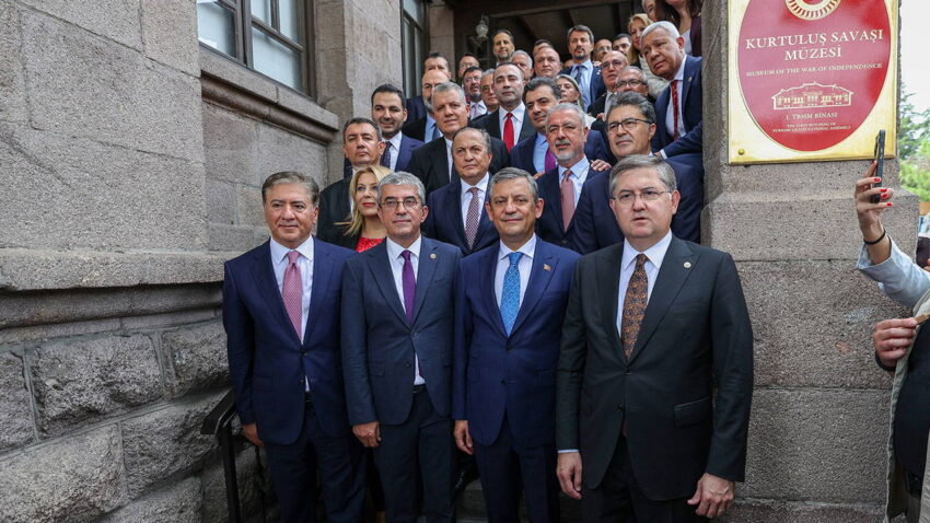 Son dakika yeni partinin pm ve ydk uyeleri belli oldu YaChv22G